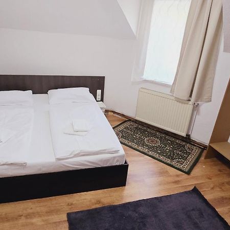 Hotel Zum Deutschen Eck Velbert Esterno foto