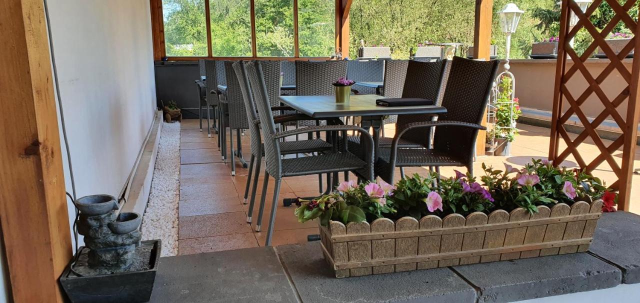 Hotel Zum Deutschen Eck Velbert Esterno foto